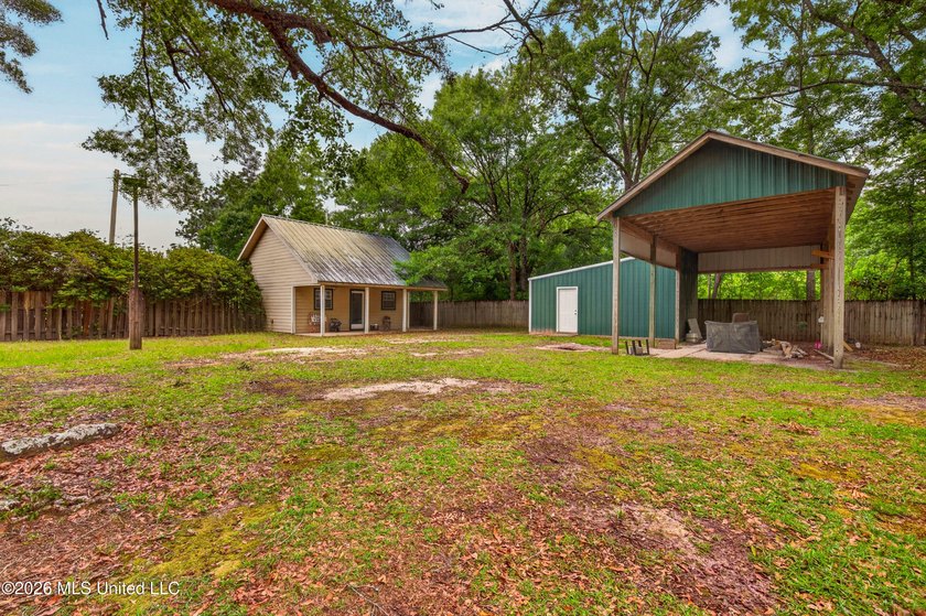Price improved! Bring your offer! Nestled on approximately 3.1 - photo 50