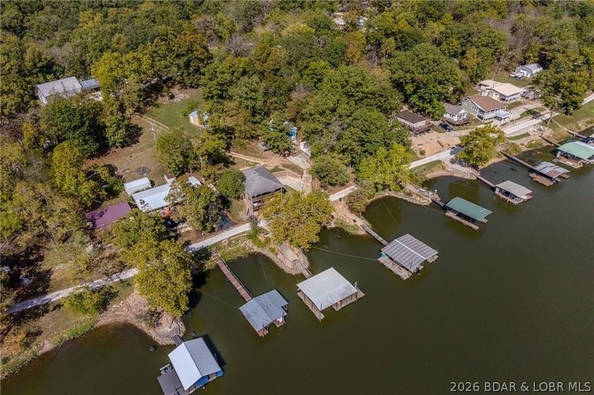 Adorable and fully renovated lake home on the 77-mile marker of - photo 2