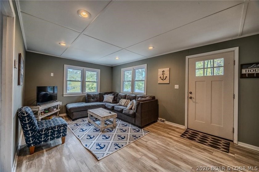 Adorable and fully renovated lake home on the 77-mile marker of - photo 3