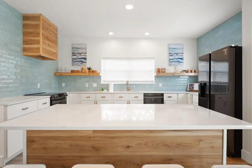 THIS PROPERTY EARNED $112,000 IN 2025 WITH A MONTH OF OWNER - photo 5