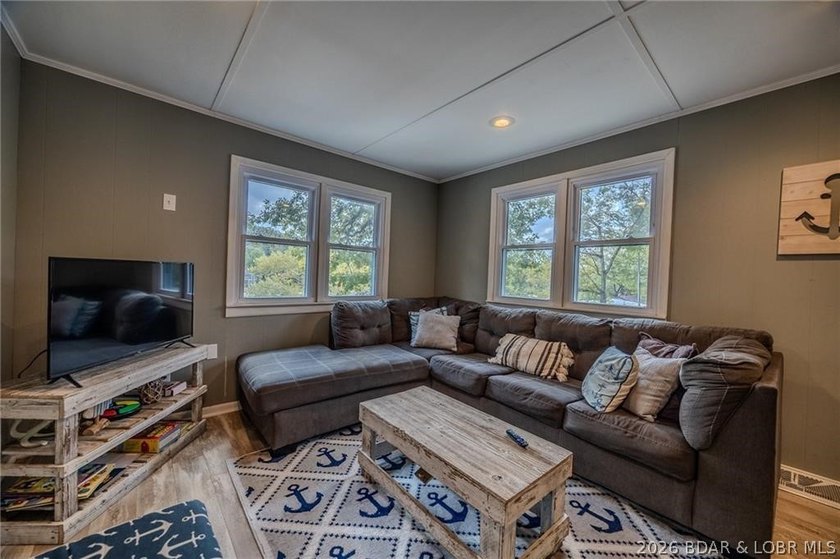 Adorable and fully renovated lake home on the 77-mile marker of - photo 6