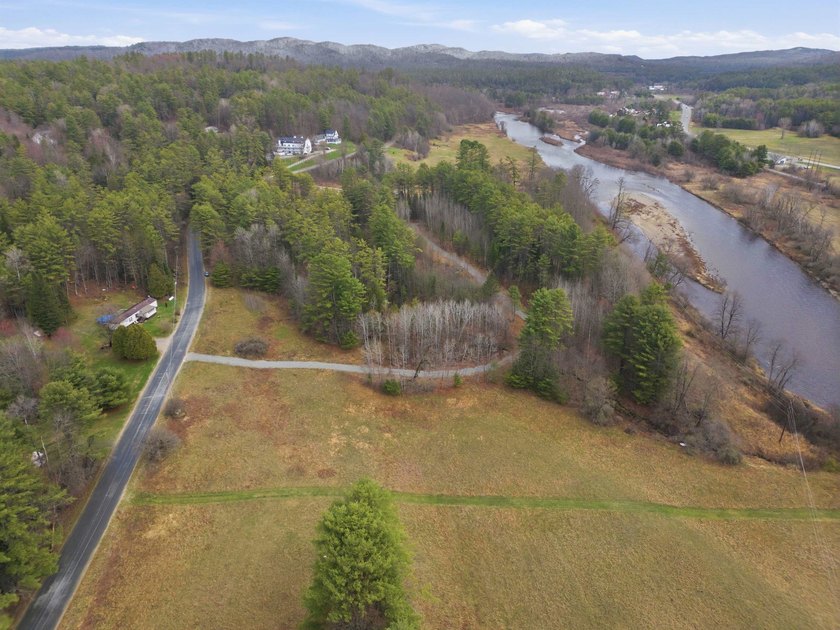 2.55 serene acres with 160 feet of Ammonoosuc River frontage, an - photo 9