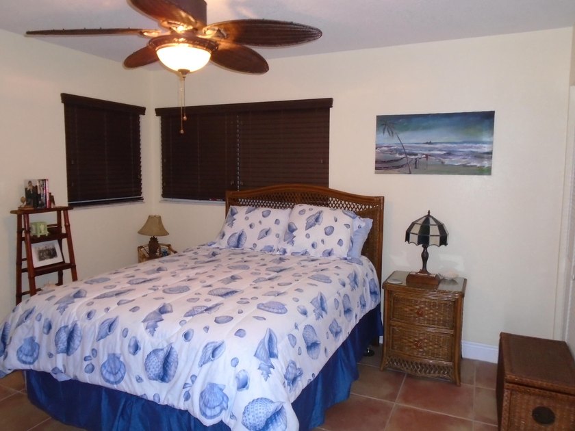 Beautiful waterfront first floor corner unit. Great water view - photo 12