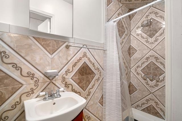 Single family home for you. Featuring 3 bedrooms, 2 full baths - photo 14