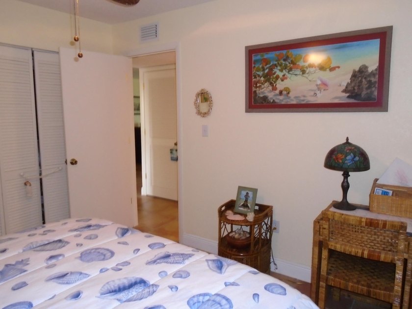 Beautiful waterfront first floor corner unit. Great water view - photo 15