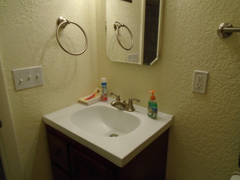 Beautiful waterfront first floor corner unit. Great water view - photo 18