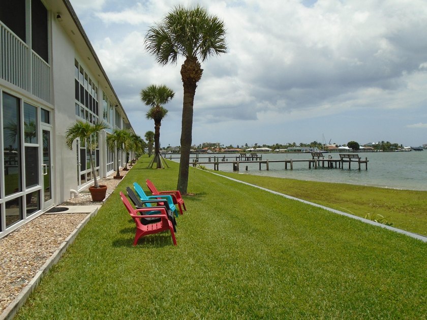 Beautiful waterfront first floor corner unit. Great water view - photo 36