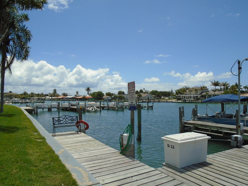 Beautiful waterfront first floor corner unit. Great water view - photo 47