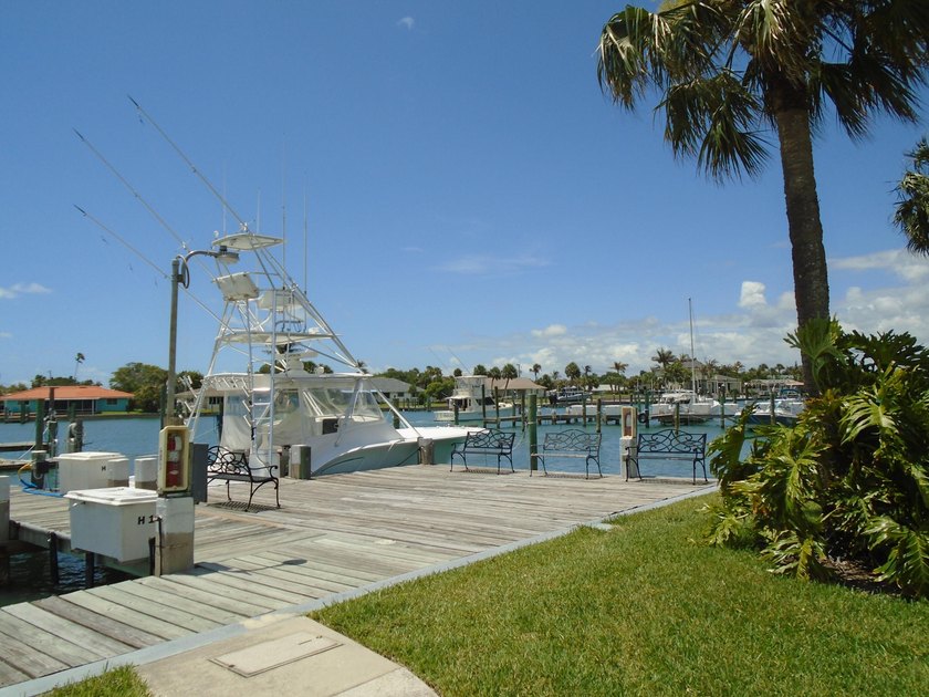 Beautiful waterfront first floor corner unit. Great water view - photo 49