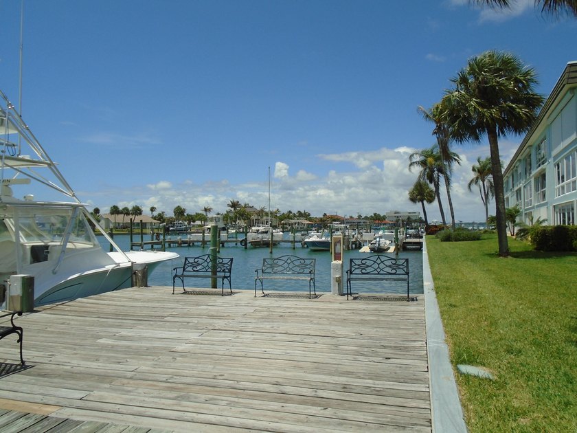 Beautiful waterfront first floor corner unit. Great water view - photo 50