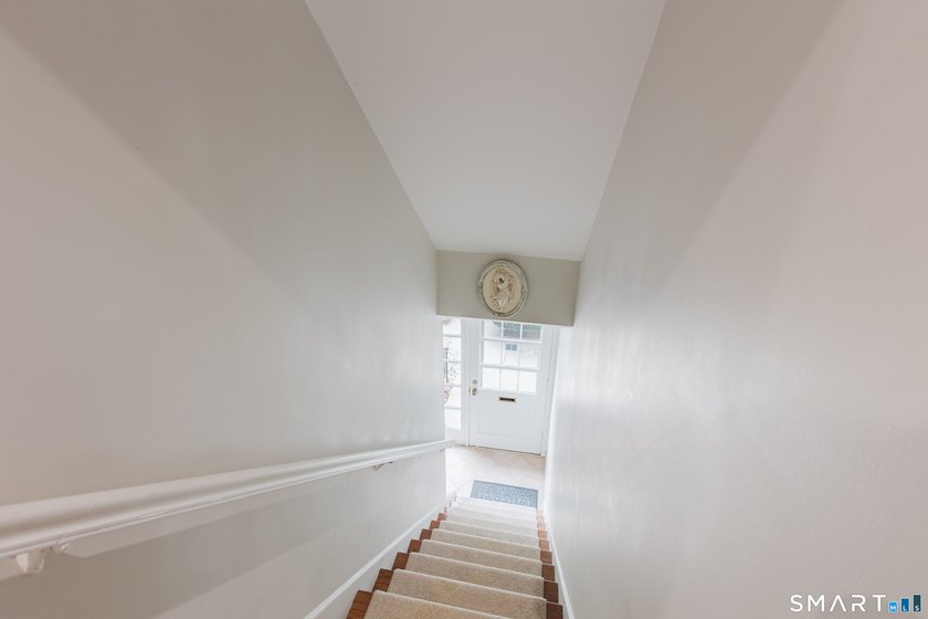 Unique Second-floor 3-Bed/2-Full Bath Townhome, the largest unit - photo 5