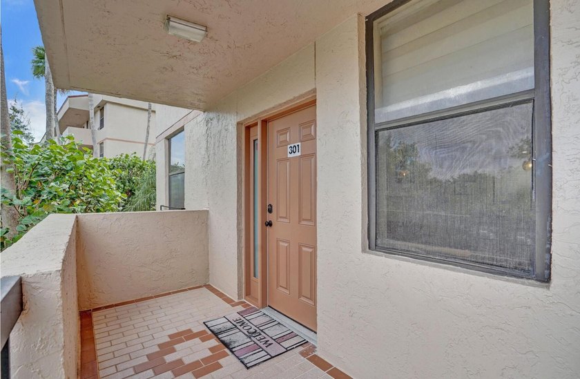 Completely renovated and move-in ready! This stunning unit has - photo 11