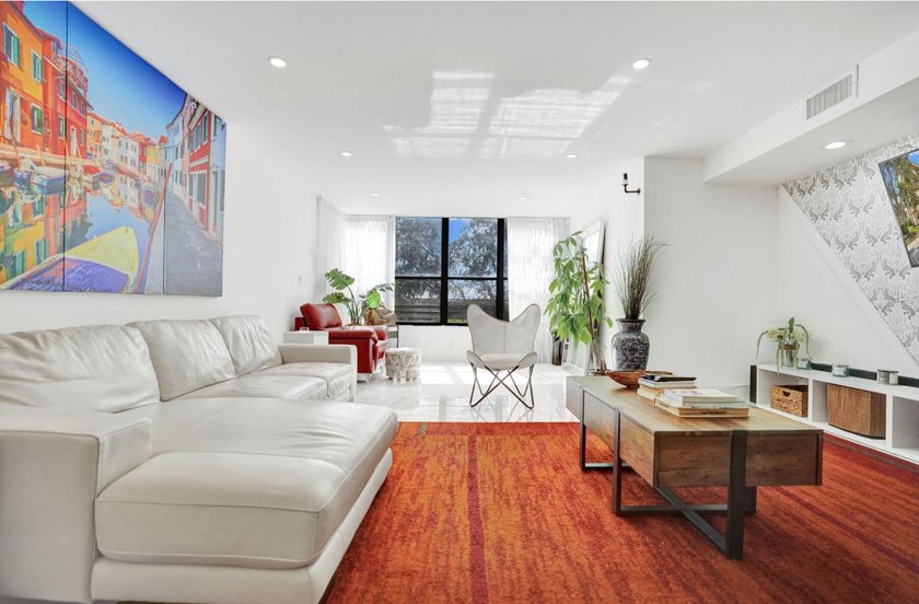 Completely renovated and move-in ready! This stunning unit has - photo 33