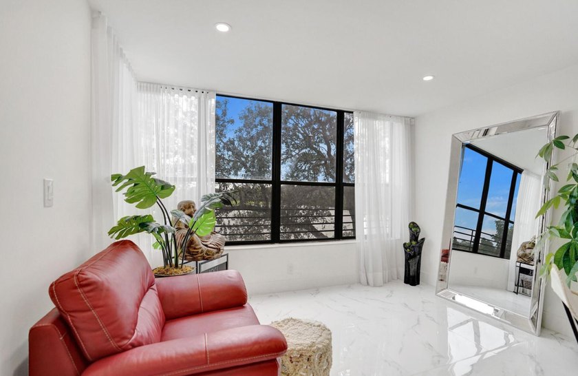 Completely renovated and move-in ready! This stunning unit has - photo 39