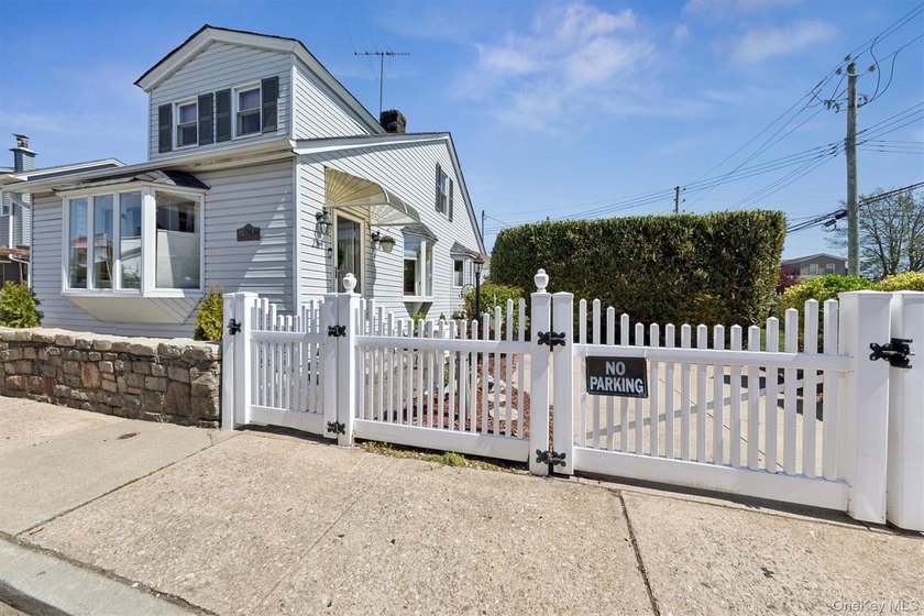 Welcome to 28 Fane Court: A Special Brooklyn Home Tucked away in - photo 2