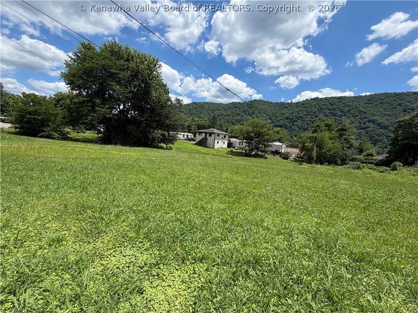 Explore the possibilities with this investment property offering - photo 2
