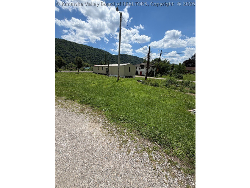 Explore the possibilities with this investment property offering - photo 4