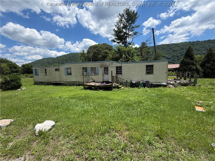 Explore the possibilities with this investment property offering - photo 8