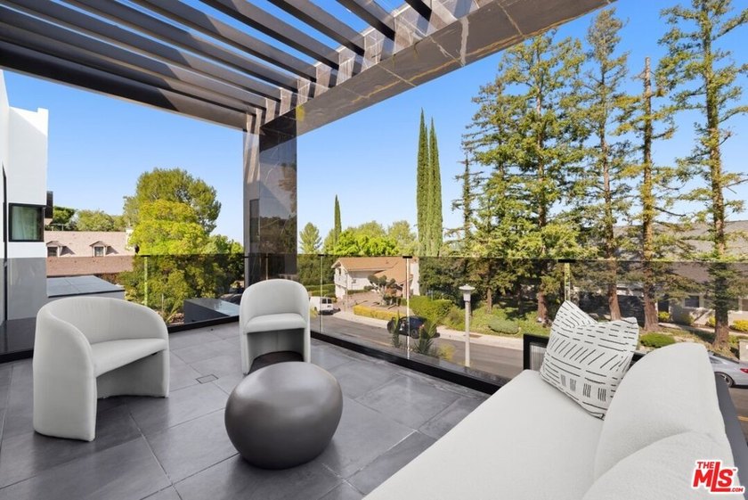 An extraordinary 2026 modern masterpiece in prime Tarzana, this - photo 30