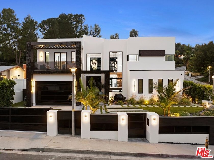 An extraordinary 2026 modern masterpiece in prime Tarzana, this - photo 43