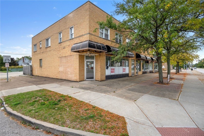 Introducing 483-493 E 260th back to market! A mixed-use - photo 2