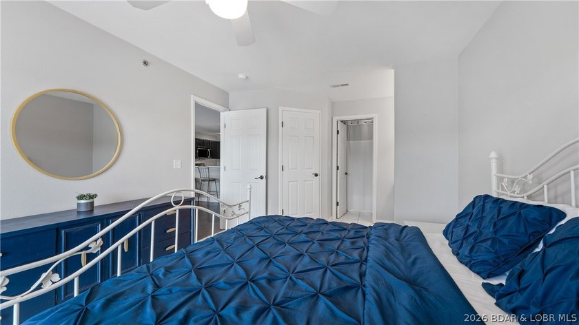 Turnkey lakefront condo at the 19 MM of the Osage Arm in Harbour - photo 11
