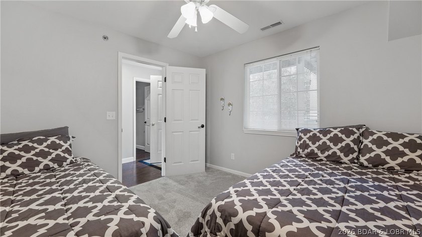 Turnkey lakefront condo at the 19 MM of the Osage Arm in Harbour - photo 14