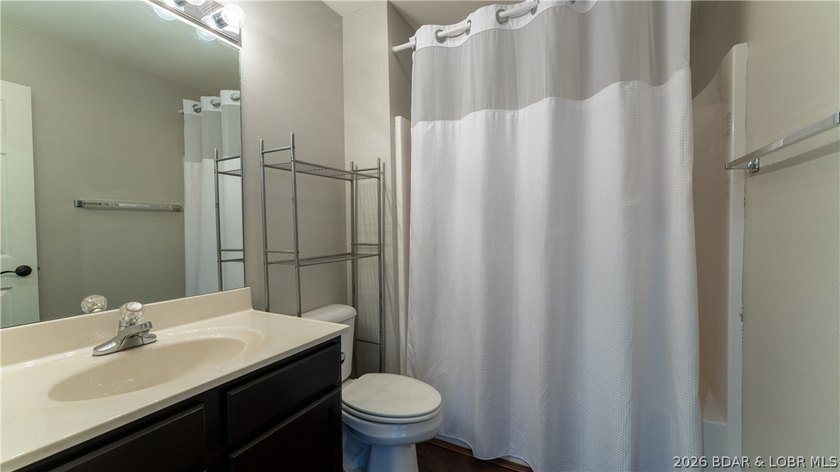 Turnkey lakefront condo at the 19 MM of the Osage Arm in Harbour - photo 15