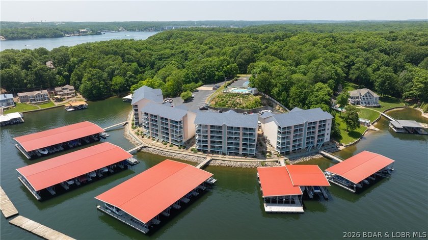 Turnkey lakefront condo at the 19 MM of the Osage Arm in Harbour - photo 26