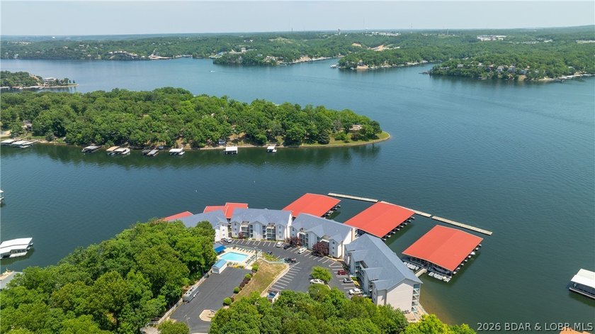 Turnkey lakefront condo at the 19 MM of the Osage Arm in Harbour - photo 28