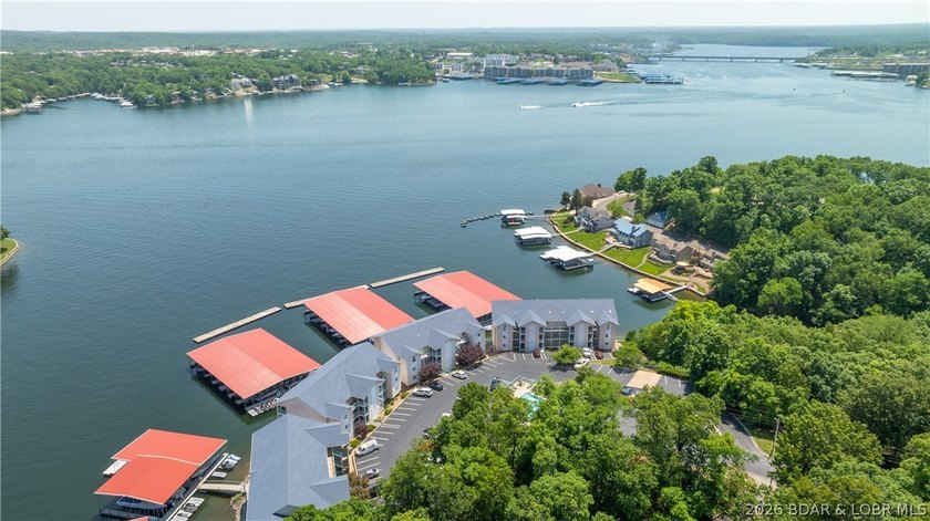 Turnkey lakefront condo at the 19 MM of the Osage Arm in Harbour - photo 29
