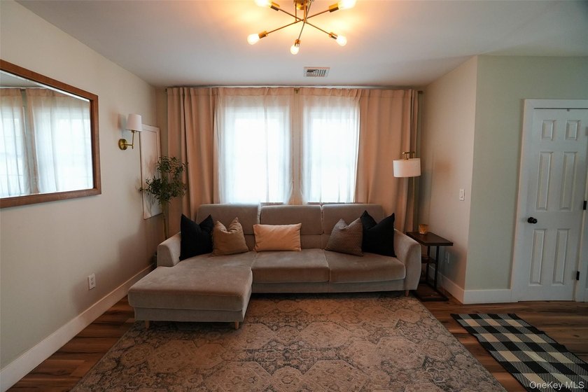 Beautifully maintained expanded ranch situated on nearly an acre - photo 9