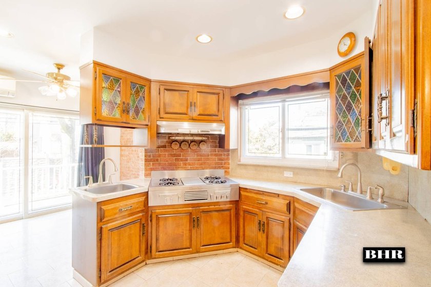 Manhattan Beach - Fully Detached Single-Family Home. Welcome to - photo 3