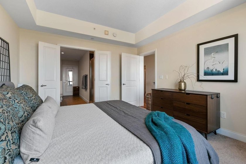 Beautiful 17th floor 2BR, 2BA Emerson floor plan available for - photo 17