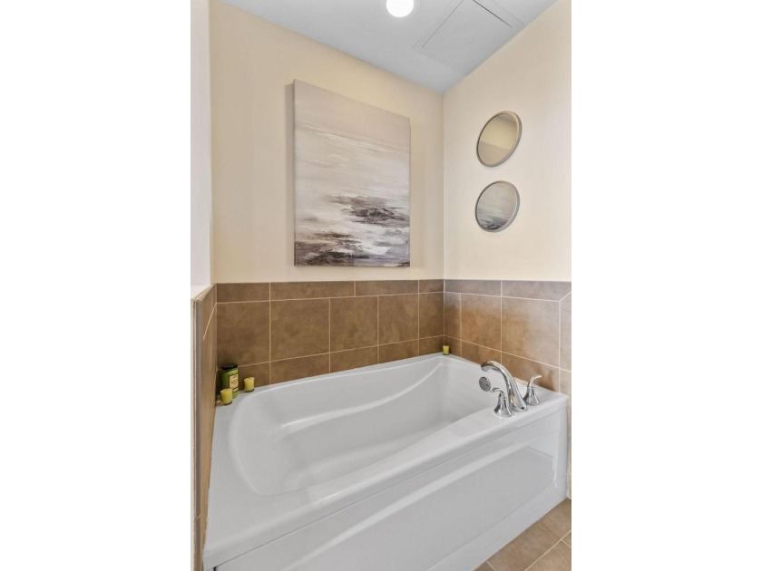 Beautiful 17th floor 2BR, 2BA Emerson floor plan available for - photo 20