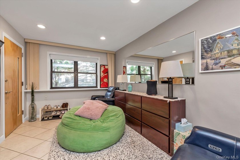 Move right into this beautifully renovated, pet-friendly - photo 3