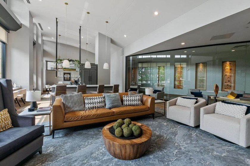 Beautiful 17th floor 2BR, 2BA Emerson floor plan available for - photo 34