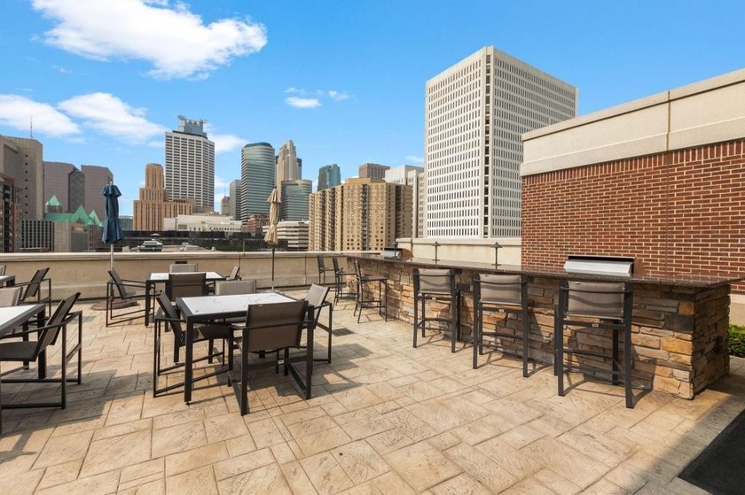 Beautiful 17th floor 2BR, 2BA Emerson floor plan available for - photo 38