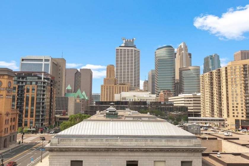 Beautiful 17th floor 2BR, 2BA Emerson floor plan available for - photo 39