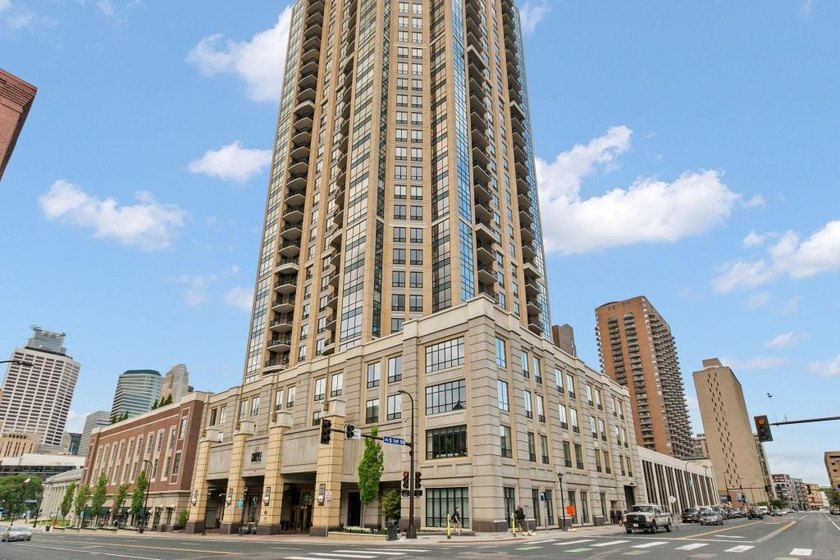 Beautiful 17th floor 2BR, 2BA Emerson floor plan available for - photo 45