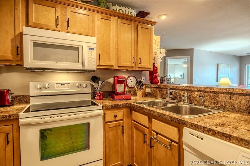 Check out this great Condo at the highly sought-after Miramar - photo 6
