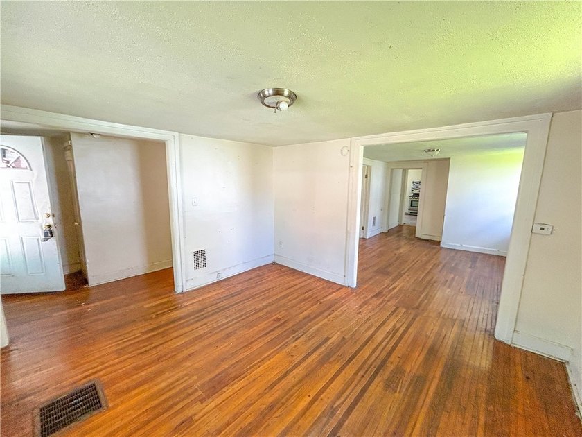 Don't miss this opportunity in a location with a ton of upside - photo 3