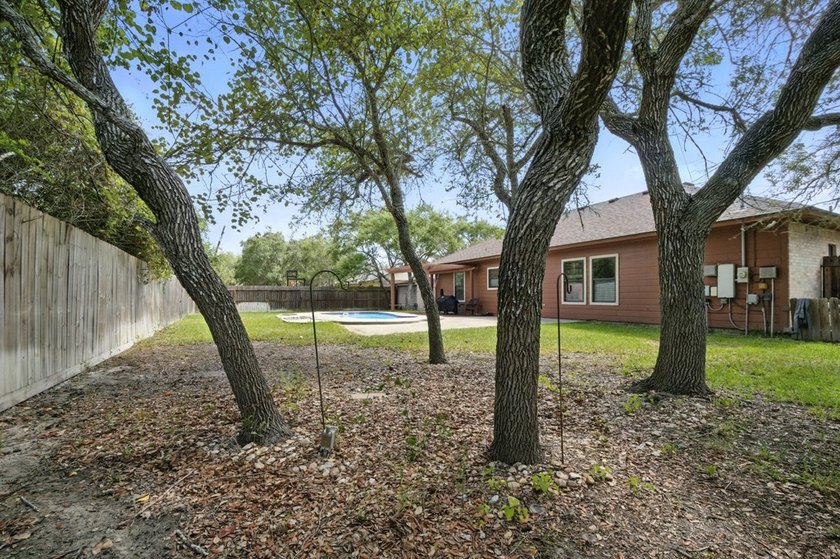 Welcome to your coastal retreat! This 3-bedroom, 2-bath beach - photo 25