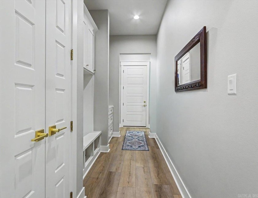 Move-in ready 4BR/3BA home in the gated Arlington Park community - photo 31