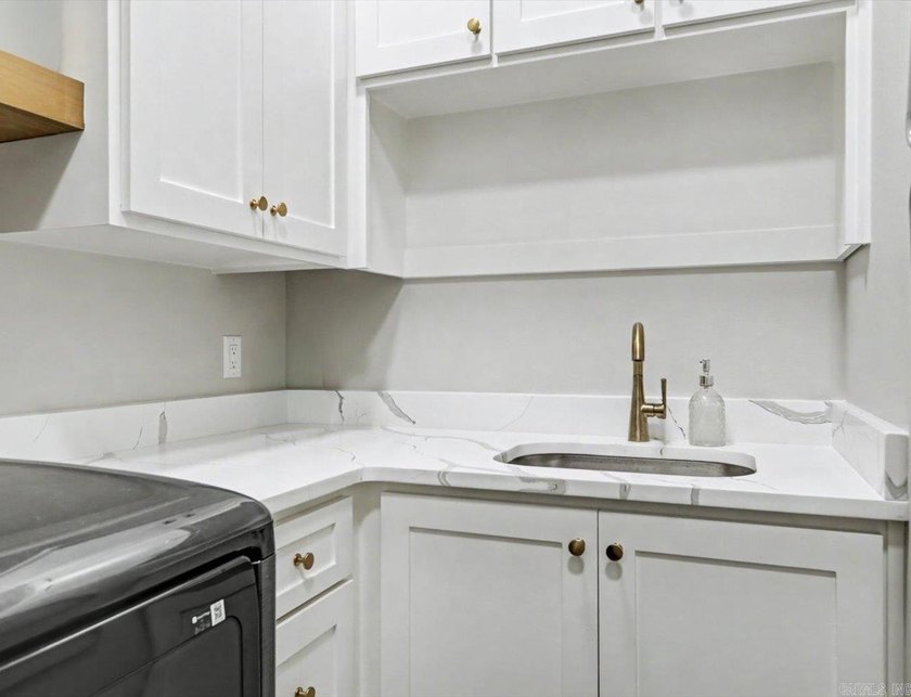 Move-in ready 4BR/3BA home in the gated Arlington Park community - photo 34