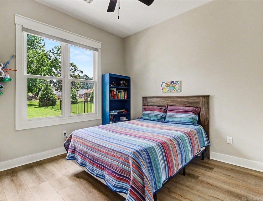 Move-in ready 4BR/3BA home in the gated Arlington Park community - photo 40