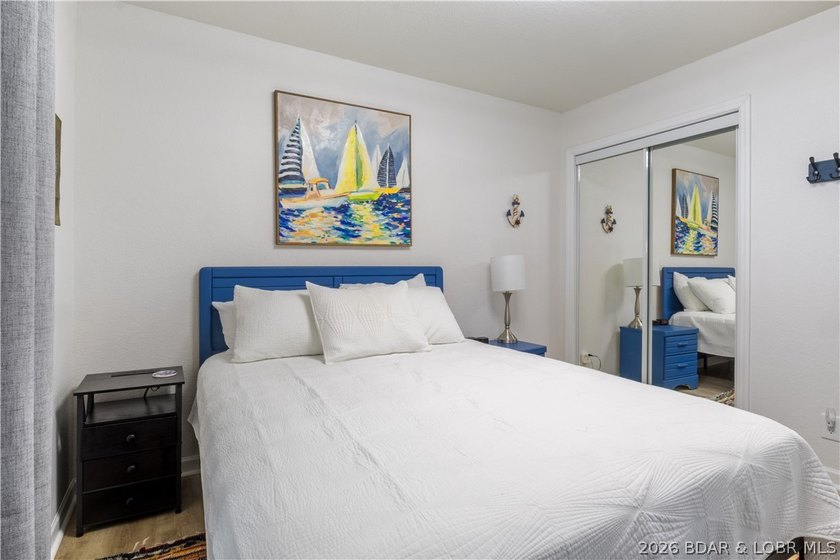 Completely renovated and move-in ready, this beautiful 2 bed, 2 - photo 6