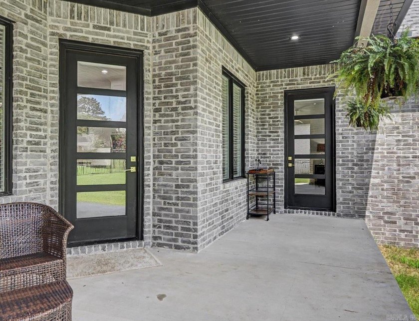 Move-in ready 4BR/3BA home in the gated Arlington Park community - photo 48