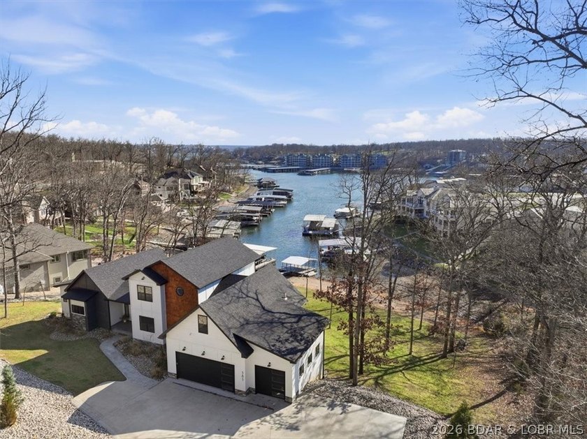 Exceptional vacant lot with beautiful direct water views located - photo 2