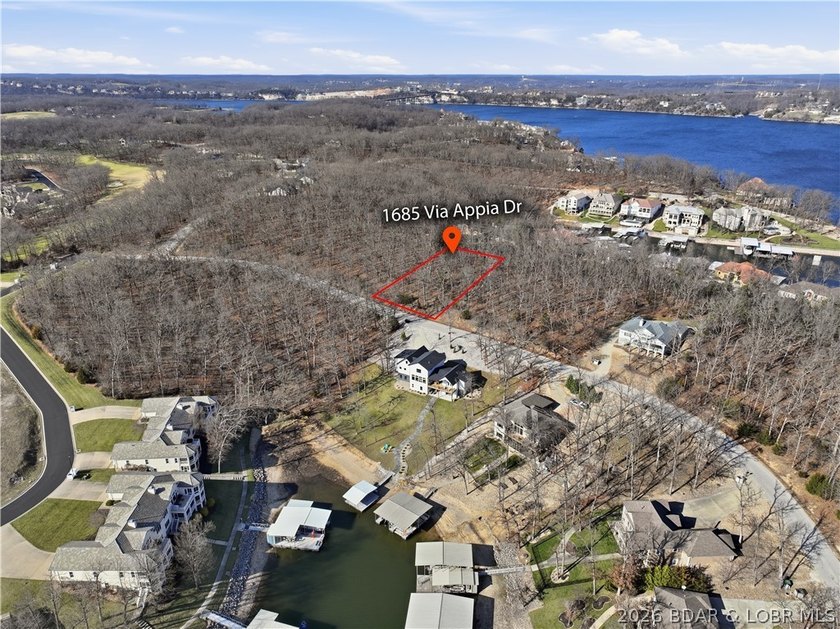 Exceptional vacant lot with beautiful direct water views located - photo 3